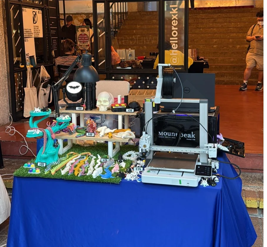 EzForge retail booth at RexKL